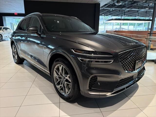 2024 Genesis GV70 2.5T Standard — photo 1 of 10