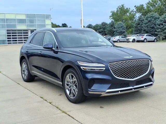 2025 Genesis GV70 2.5T Standard — photo 1 of 26