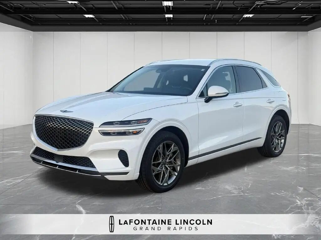 2025 Genesis GV70 2.5T Standard — photo 1 of 13