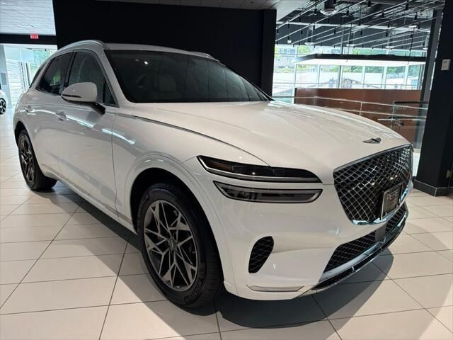 2024 Genesis GV70 2.5T Standard — photo 1 of 13