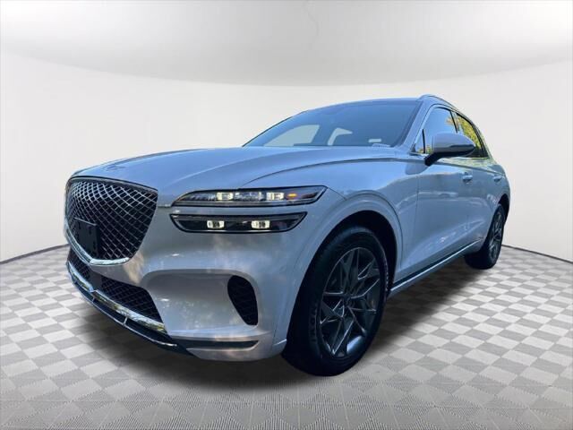 2025 Genesis GV70 2.5T Standard — photo 1 of 13
