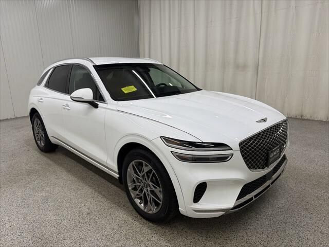 2025 Genesis GV70 2.5T Standard — photo 1 of 13