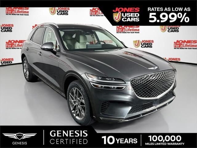 2024 Genesis GV70 2.5T Standard — photo 1 of 11