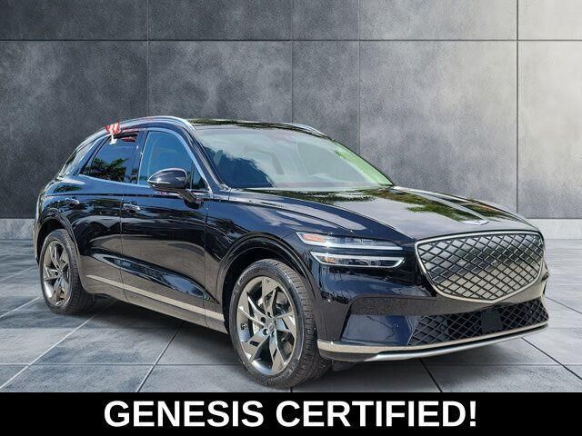 2023 Genesis Electrified GV70 Base