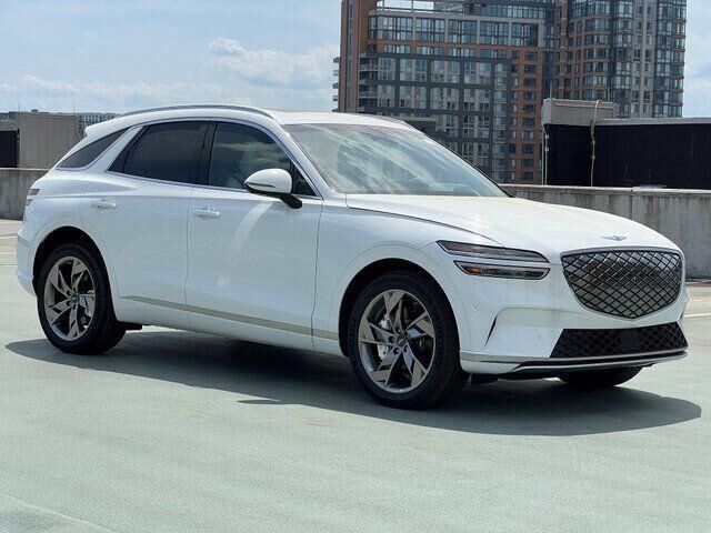 2025 Genesis Electrified GV70 Advanced — photo 1 of 13