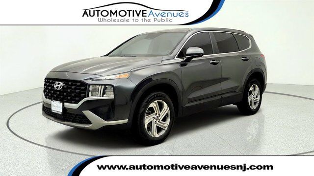 2022 Hyundai Santa Fe SE — photo 1 of 2