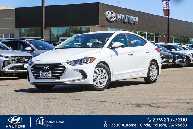 2018 Hyundai ELANTRA SE — photo 1 of 13
