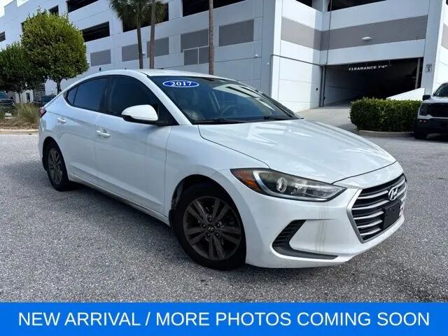2017 Hyundai ELANTRA SE — photo 1 of 3