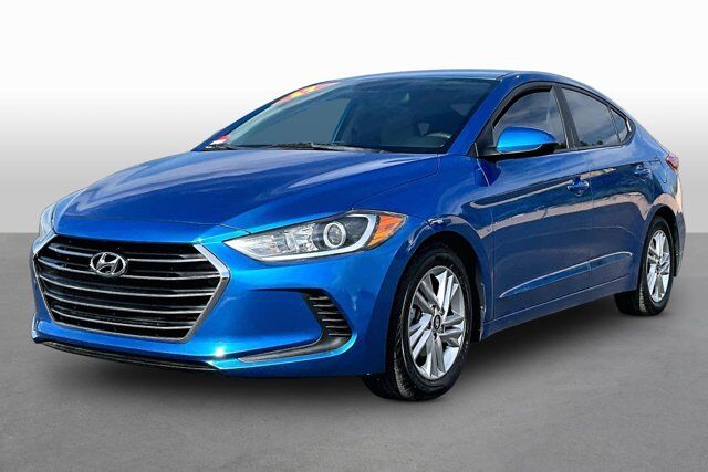 2017 Hyundai Elantra SE — photo 1 of 13