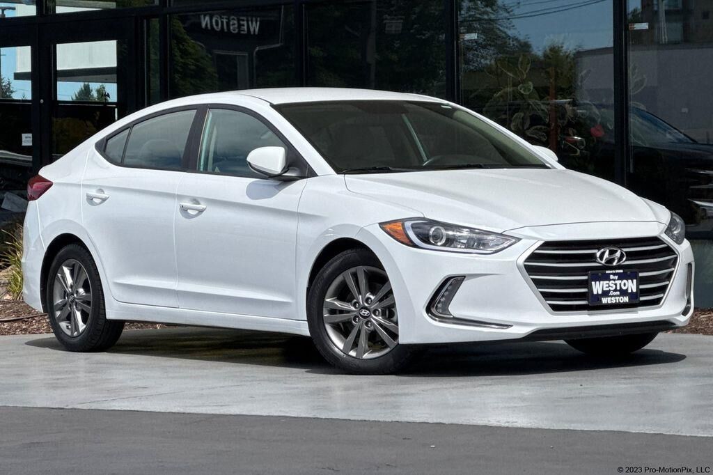 2017 Hyundai ELANTRA SE — photo 1 of 14