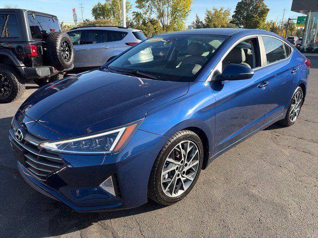 2019 Hyundai ELANTRA Limited — photo 1 of 13