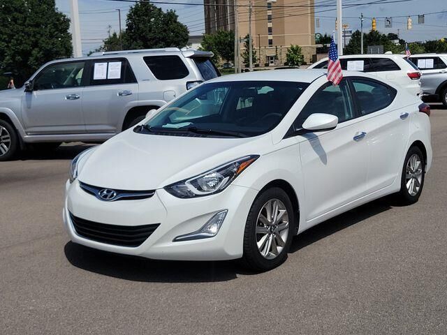 2015 Hyundai ELANTRA SE — photo 1 of 13