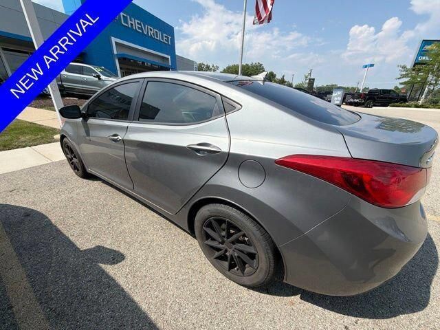 2013 Hyundai ELANTRA GLS — photo 1 of 11