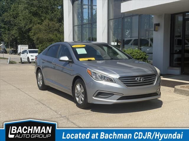 2016 Hyundai SONATA SE — photo 1 of 25