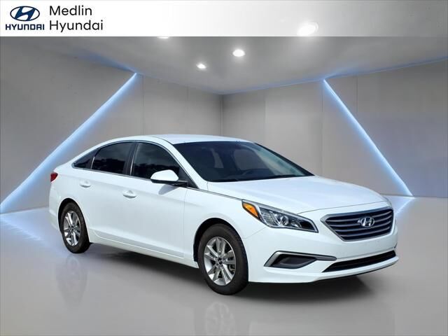 2017 Hyundai SONATA SE — photo 1 of 13