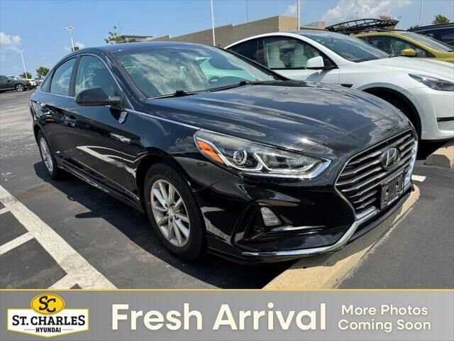 2018 Hyundai SONATA SE — photo 1 of 4