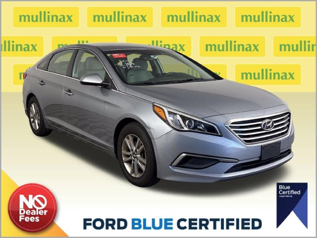 2017 Hyundai SONATA SE — photo 1 of 1