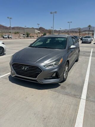 2018 Hyundai Sonata SE — photo 1 of 1