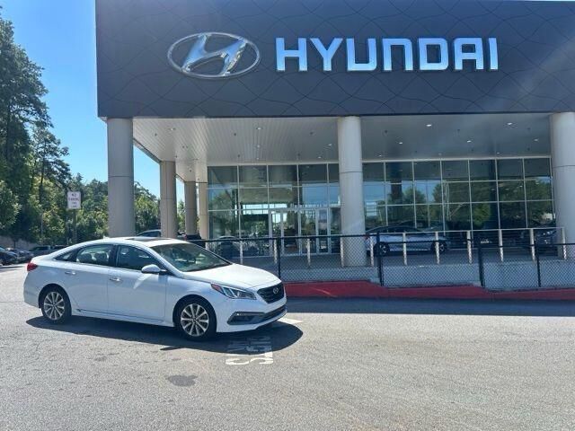 2017 Hyundai SONATA Limited — photo 1 of 12