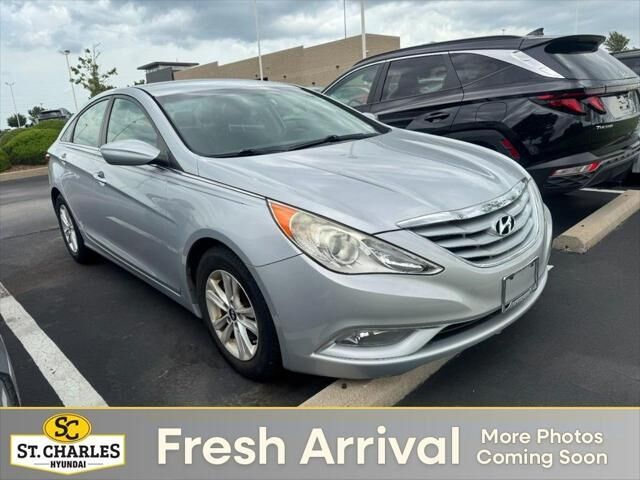 2013 Hyundai SONATA GLS — photo 1 of 4