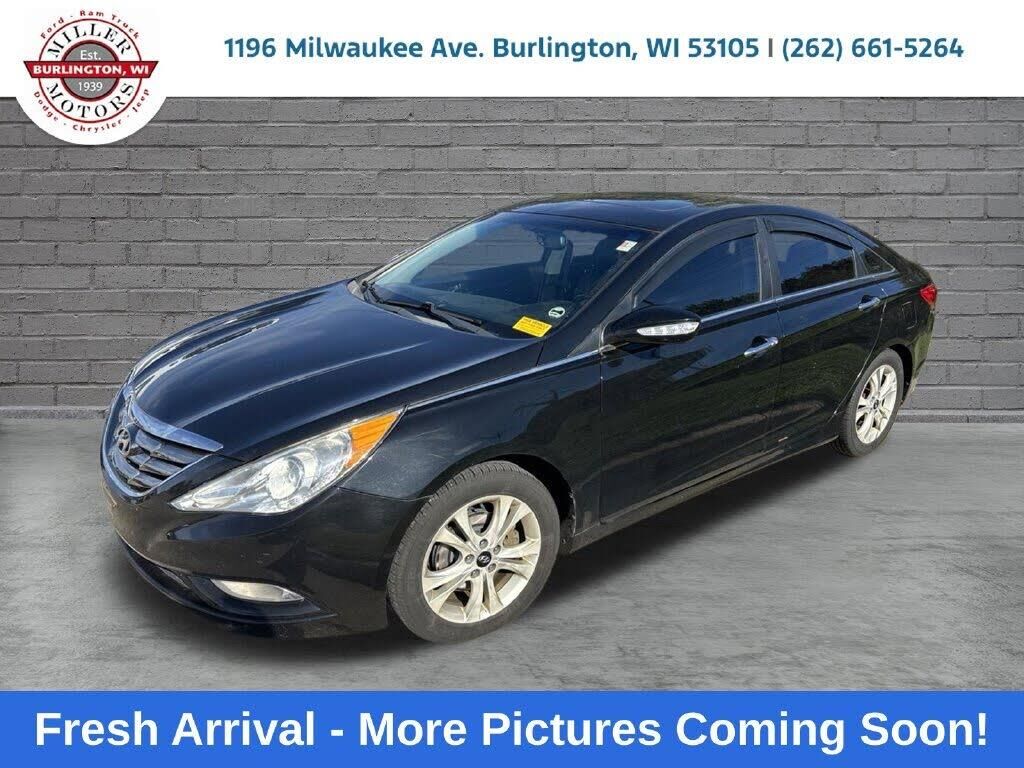 2011 Hyundai SONATA Limited — photo 1 of 1