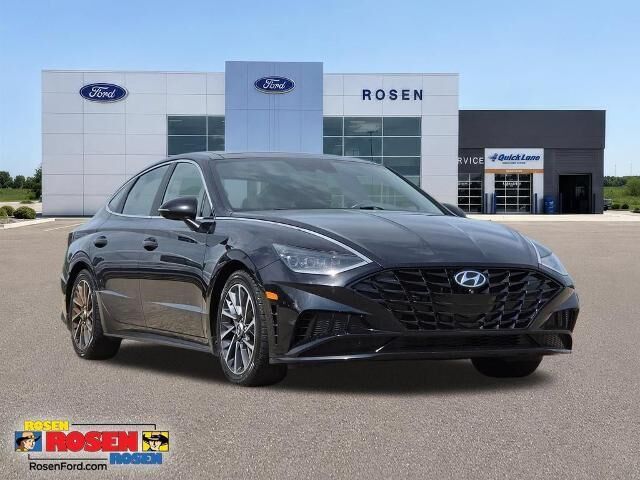 2021 Hyundai SONATA Limited — photo 1 of 13