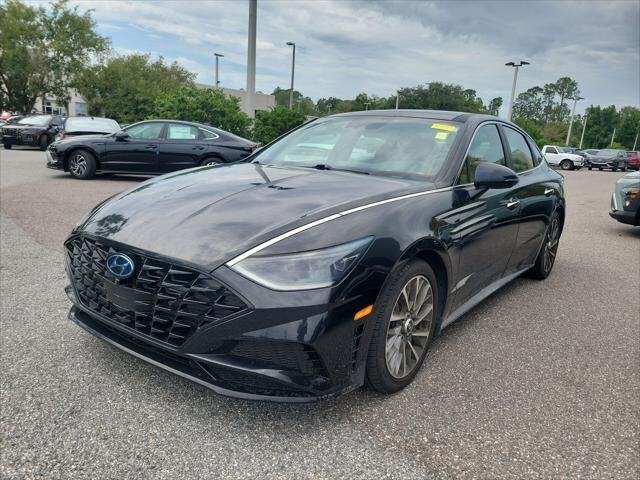 2020 Hyundai SONATA Limited — photo 1 of 8