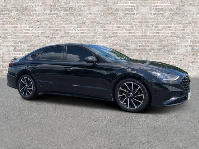 2021 Hyundai SONATA Limited — photo 1 of 13