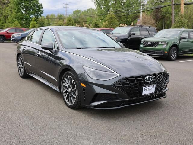 2020 Hyundai SONATA Limited — photo 1 of 3