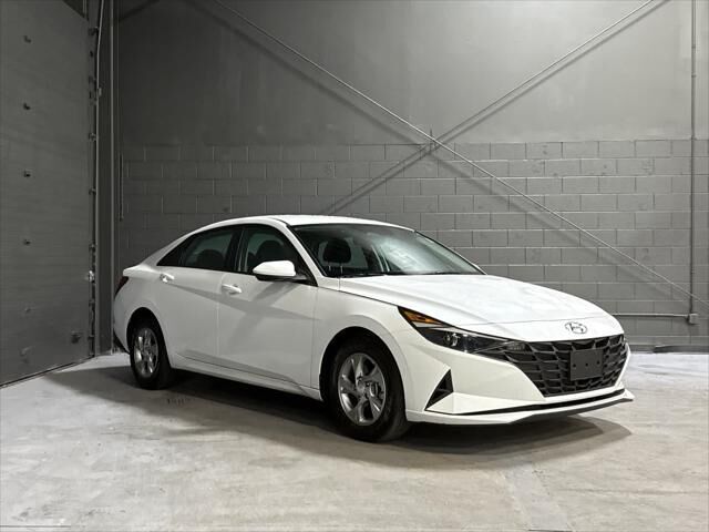 2022 Hyundai ELANTRA SE