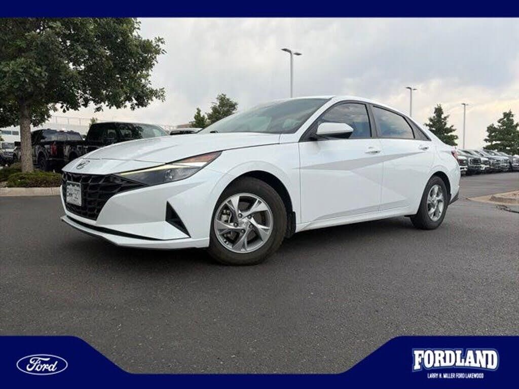 2022 Hyundai ELANTRA SE — photo 1 of 27