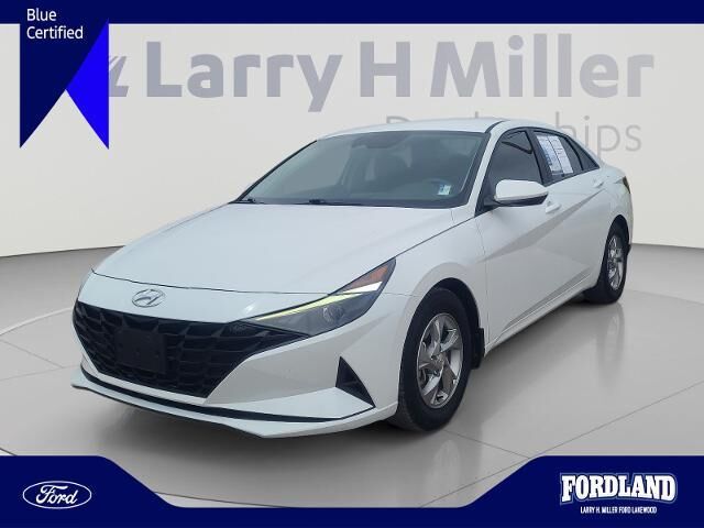 2022 Hyundai ELANTRA SE