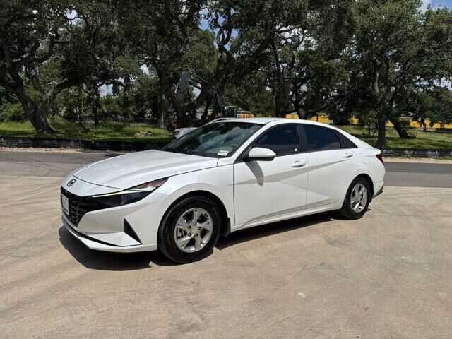 2022 Hyundai ELANTRA SE