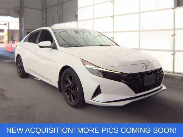2022 Hyundai ELANTRA SEL