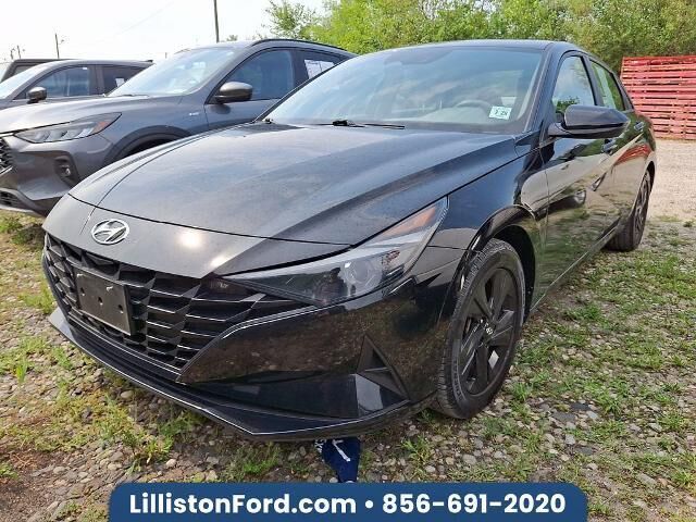 2023 Hyundai ELANTRA SEL — photo 1 of 26
