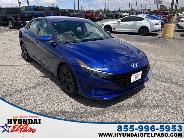 2022 Hyundai ELANTRA SEL — photo 1 of 13
