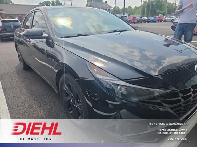 2022 Hyundai ELANTRA SEL — photo 1 of 26