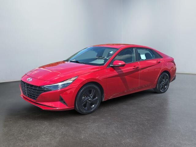 2023 Hyundai ELANTRA SEL — photo 1 of 13