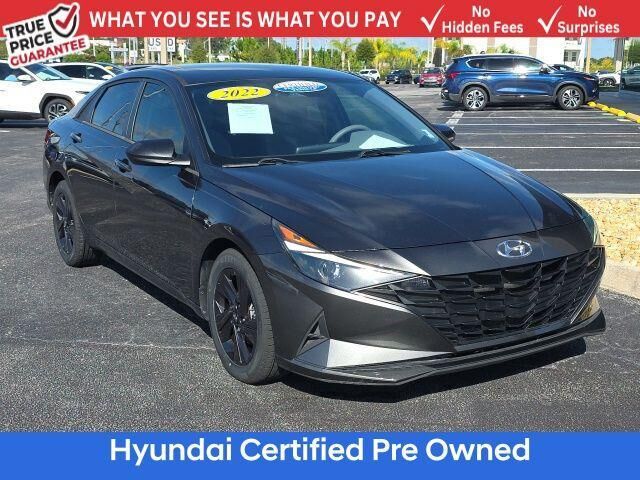 2022 Hyundai ELANTRA SEL — photo 1 of 13