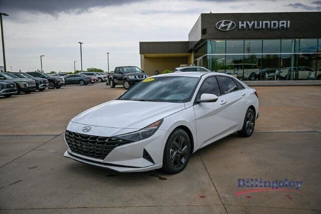 2023 Hyundai ELANTRA SEL — photo 1 of 13