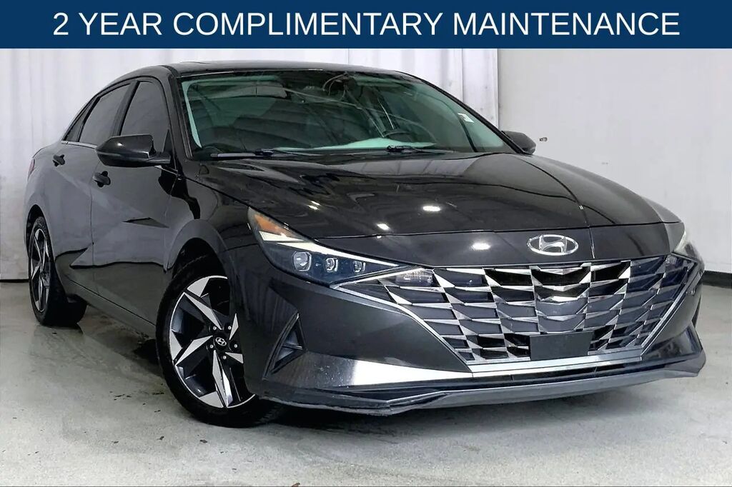 2022 Hyundai ELANTRA Limited — photo 1 of 13