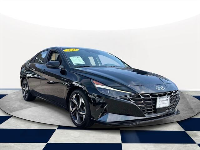 2023 Hyundai ELANTRA Limited — photo 1 of 16