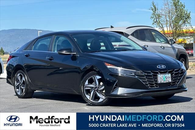 2022 Hyundai ELANTRA Limited — photo 1 of 13