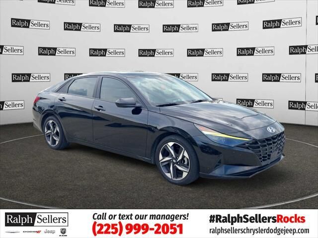 2023 Hyundai ELANTRA SEL — photo 1 of 8