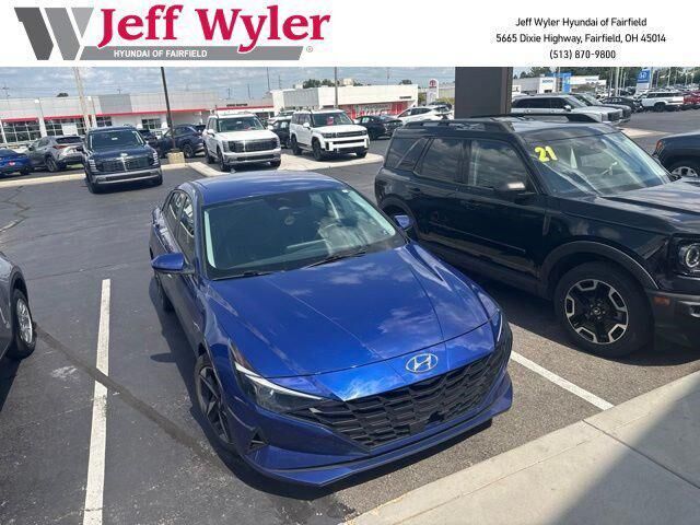 2023 Hyundai ELANTRA SEL — photo 1 of 13