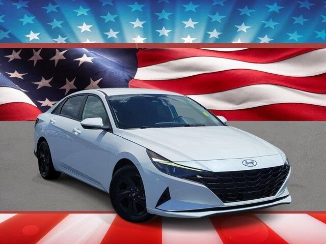 2022 Hyundai ELANTRA SEL — photo 1 of 13