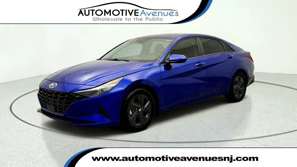 2022 Hyundai ELANTRA SEL — photo 1 of 13