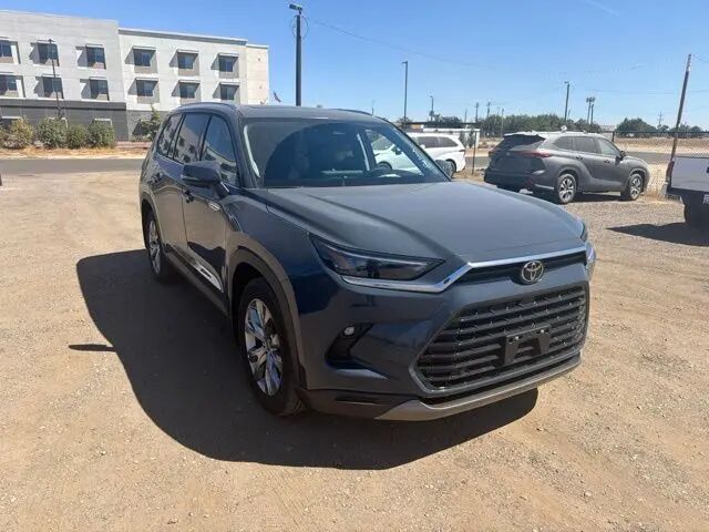 2026 Toyota Grand Highlander Limited — photo 1 of 4
