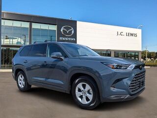 2025 Toyota Grand Highlander LE — photo 1 of 13