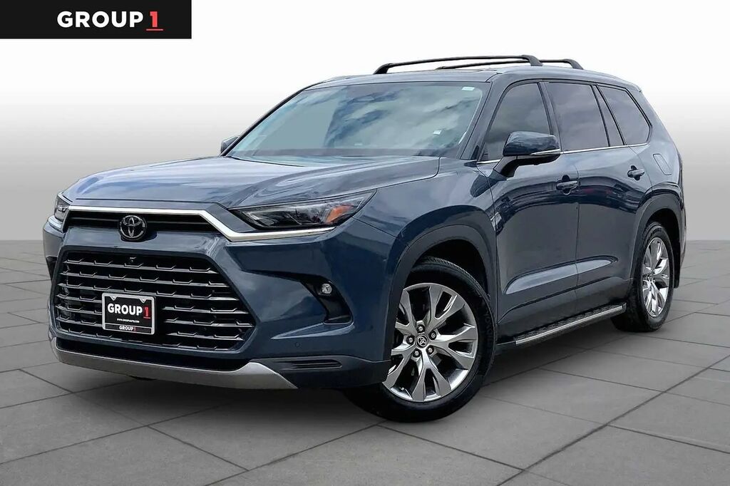 2025 Toyota Grand Highlander Limited — photo 1 of 12